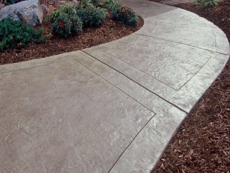 Lối đi được thi công bê tông áp khuôn