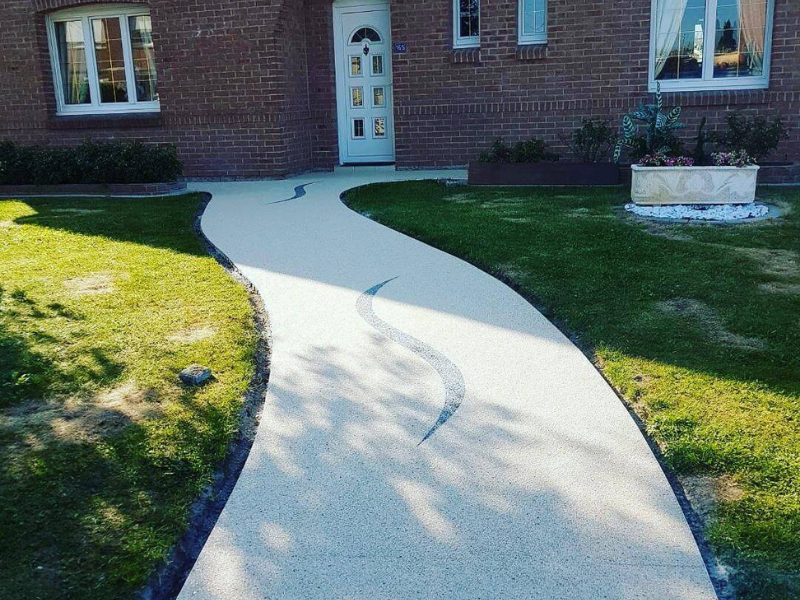 Lối đi bộ sỏi polymer (Ảnh sưu tầm)