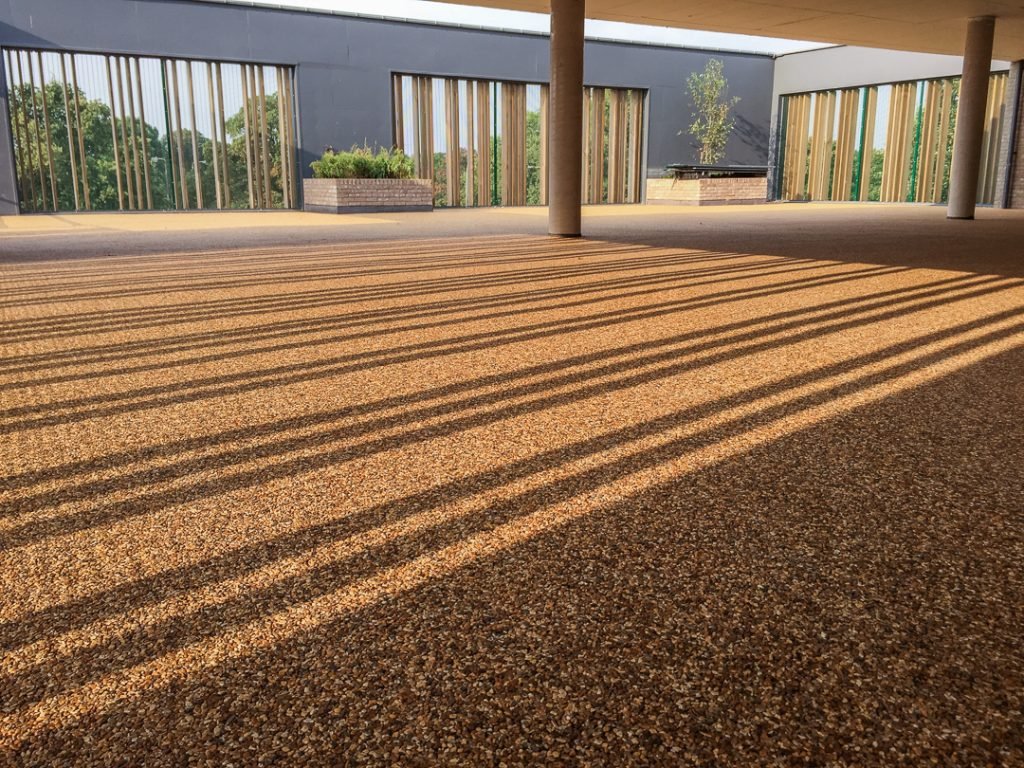 Sân thượng sỏi polymer ngoài trời (Ảnh sưu tầm)